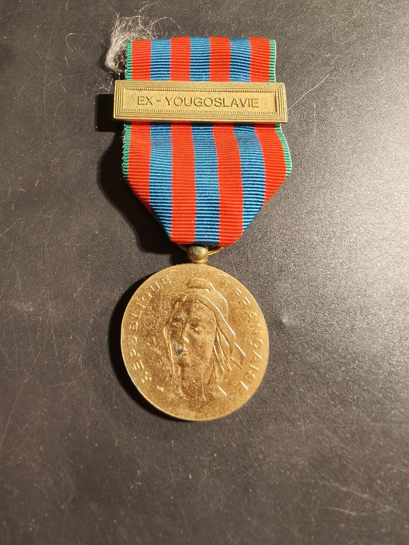 老王徽章第178期 法国维和奖章    前南斯拉夫勋条