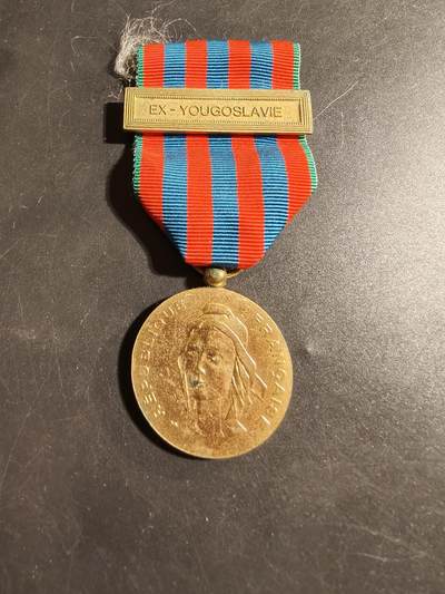 老王徽章第178期 - 法国维和奖章    前南斯拉夫勋条