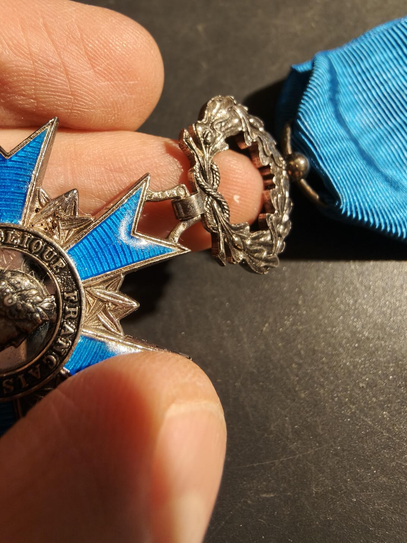 老王徽章第178期 法国骑士级国家功勋勋章    原盒    银质珐琅     连接处螃蟹银标     27.4g  