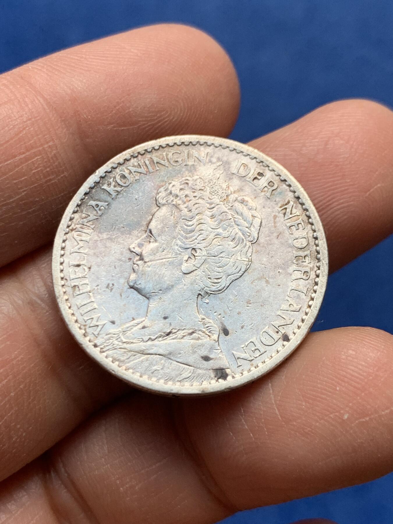 《竞宝斋》第460场 周日，周一，2场连拍 （全场包邮）欢迎送拍 荷兰1913年威廉明娜1盾银币 9.9克 945银