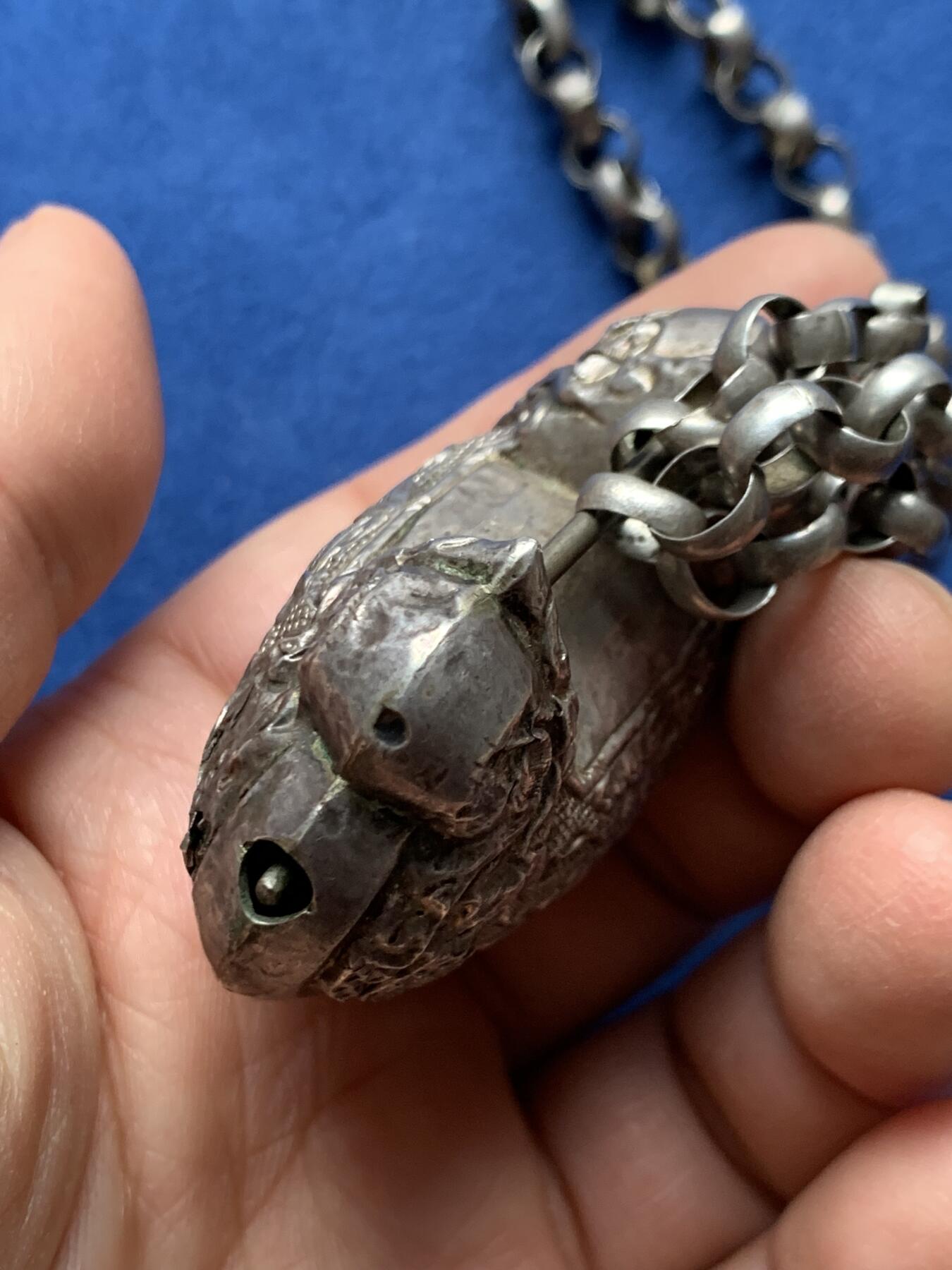 《竞宝斋》第460场 周日，周一，2场连拍 （全场包邮）欢迎送拍 清代民国老银锁 约925银 66.9克 有款看不太清了