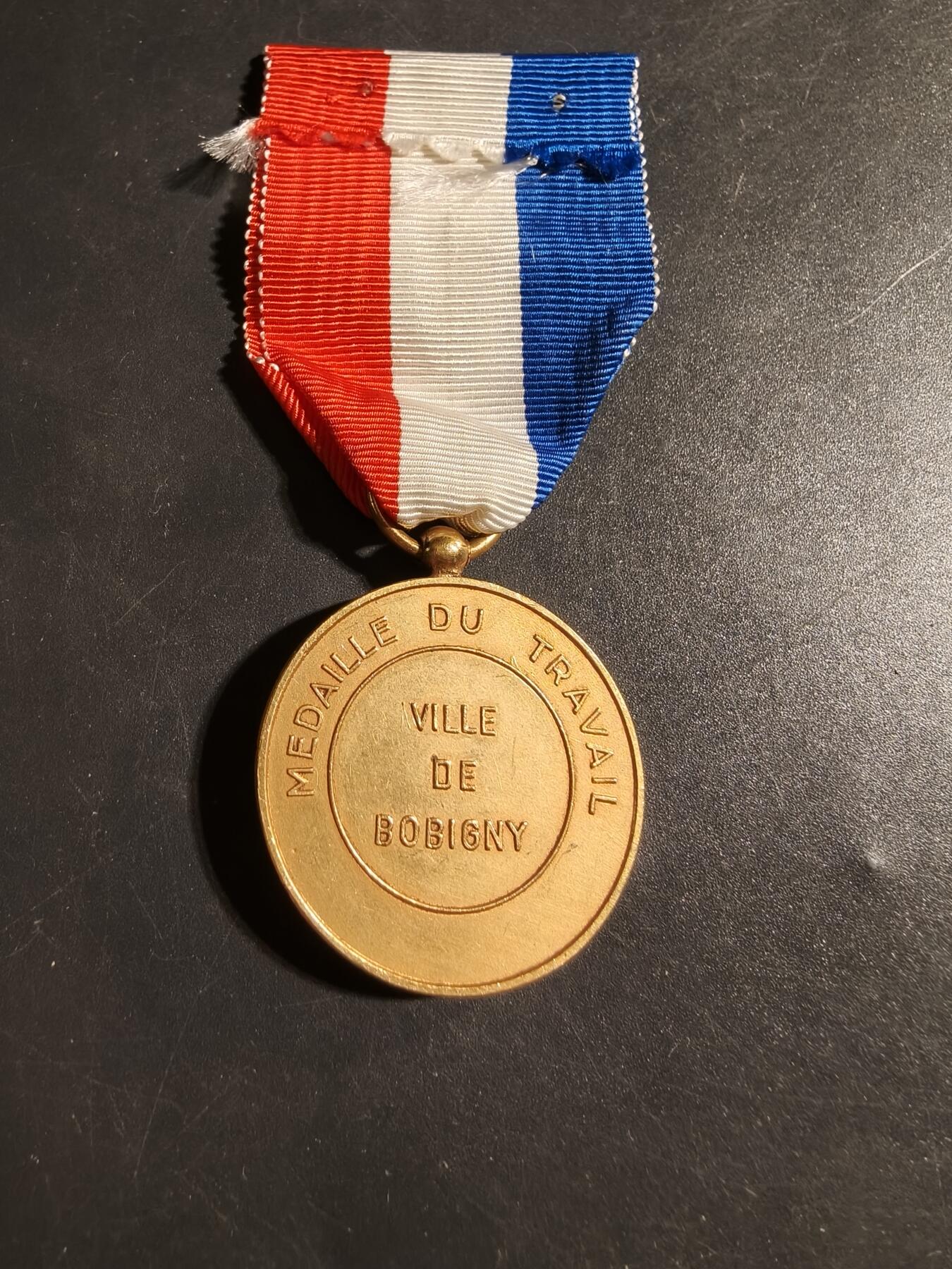 老王徽章第178期 法国博比尼市金级劳动荣誉奖章