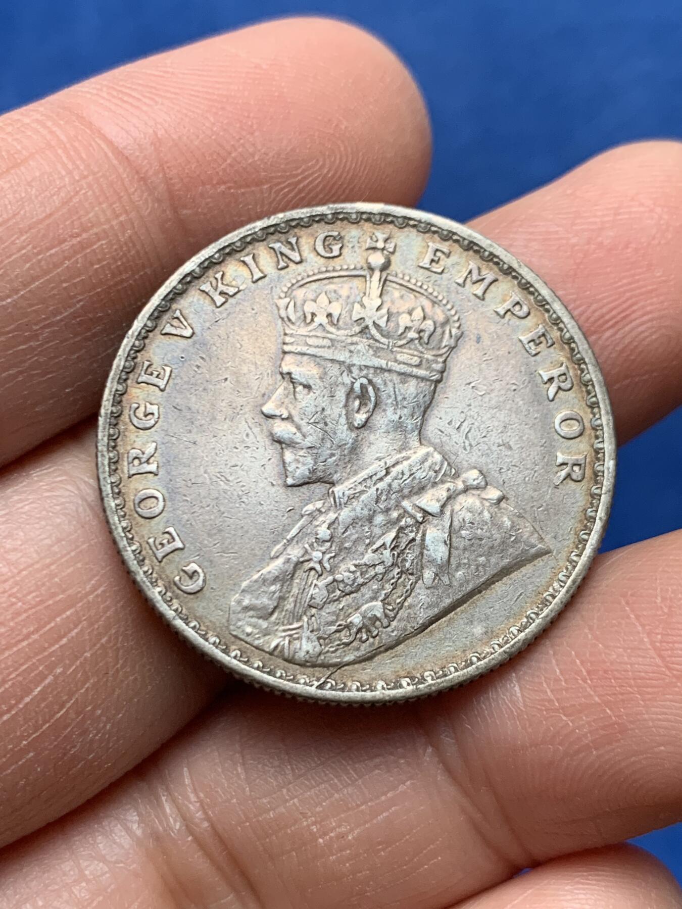 《竞宝斋》第460场 周日，周一，2场连拍 （全场包邮）欢迎送拍 英属印度1918年乔治五世1卢比银币，味道不错