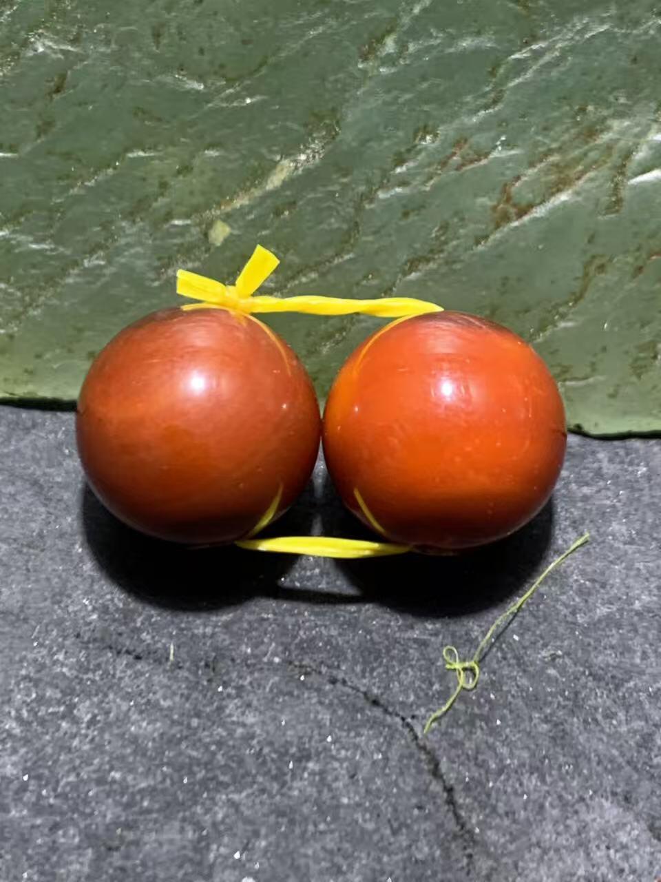 精美高玉化枣红缠丝玛瑙腰珠一对 ，