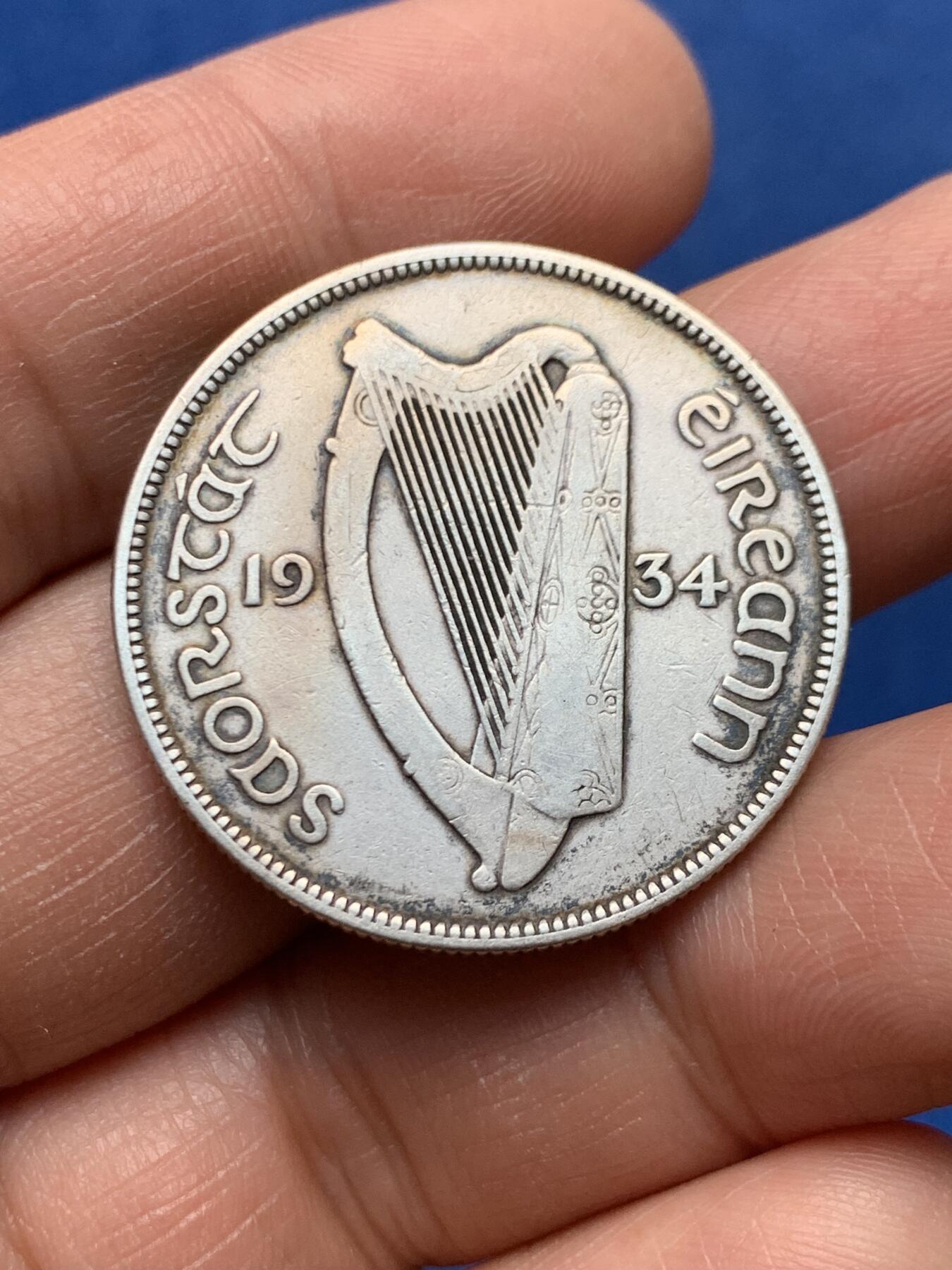 《竞宝斋》第460场 周日，周一，2场连拍 （全场包邮）欢迎送拍 爱尔兰1934年盖尔竖琴半克朗（2先令6便士）银币 750银 13.85克