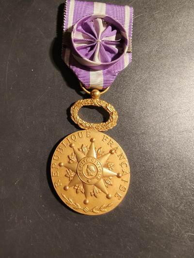 老王徽章第178期 - 法国金级军官级社会慈善援助联盟奖章