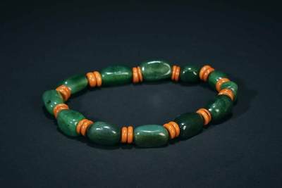 上海都达杂项专场四十八【全场包邮】  天然 和田玉碧玉随形糖珠手串 附鉴定证书86-82