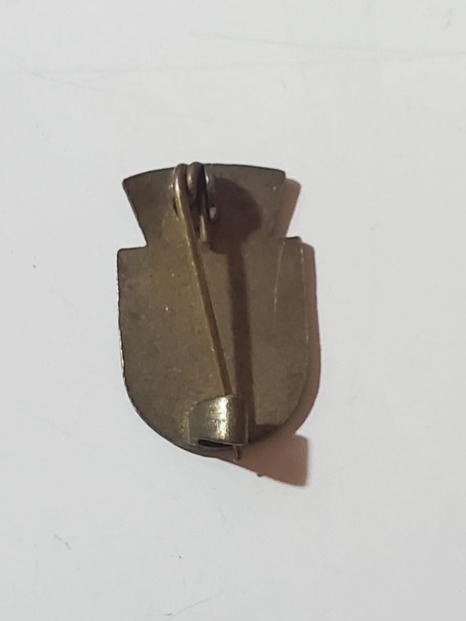 韵星假日拍卖第三十八期 -- Rimey Holidays Auction 38 民主德国柏林市市政府工作证章 早期版本