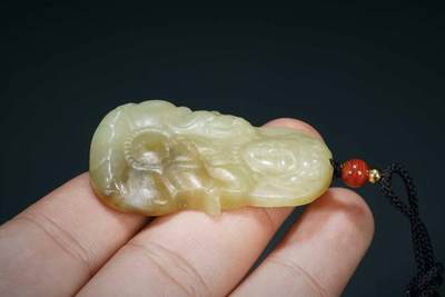 上海都达杂项专场三十四【年后发货全场包邮】  天然和田玉精雕《观音》挂件 附鉴定证书86-109