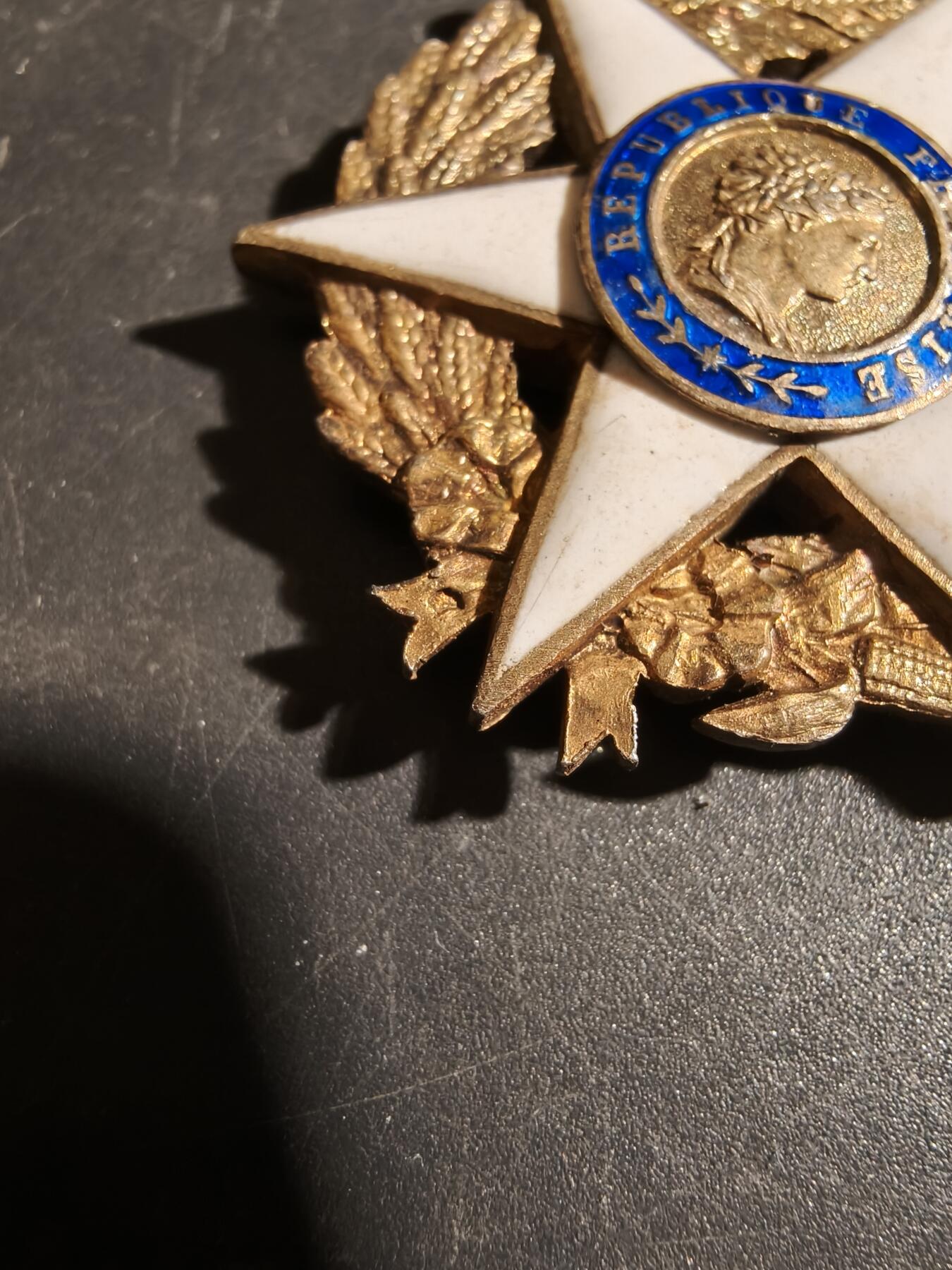 老王徽章第178期 法国军官级农业功绩勋章    原盒     银质镀金珐琅     31.6g