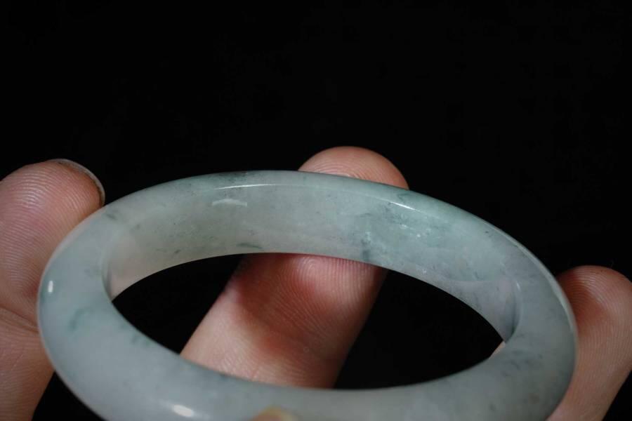 上海都达杂项专场三（全场包邮） 天然冰种飘绿翡翠手镯86-44