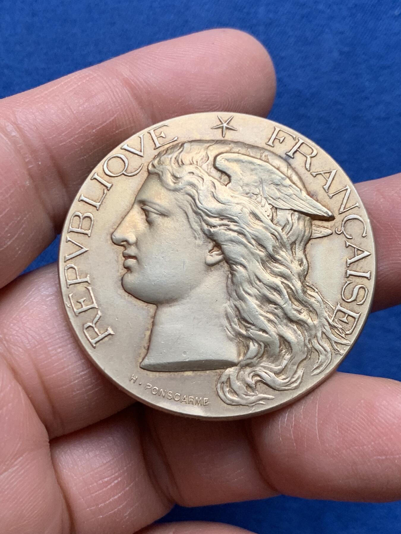 《竞宝斋》第460场 周日，周一，2场连拍 （全场包邮）欢迎送拍 法国1897年商业部墨丘利镀金银章 41.5mm 37克 带银标 盒装