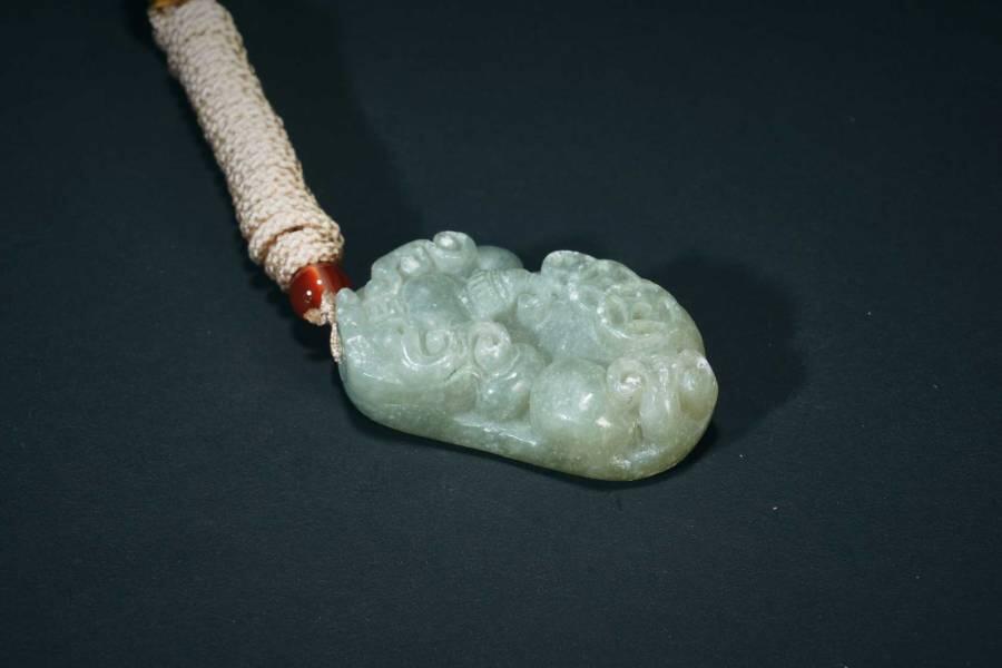 上海都达杂项专场三（全场包邮） 天然和田玉精雕《招财貔貅》挂件 附鉴定证书86-108