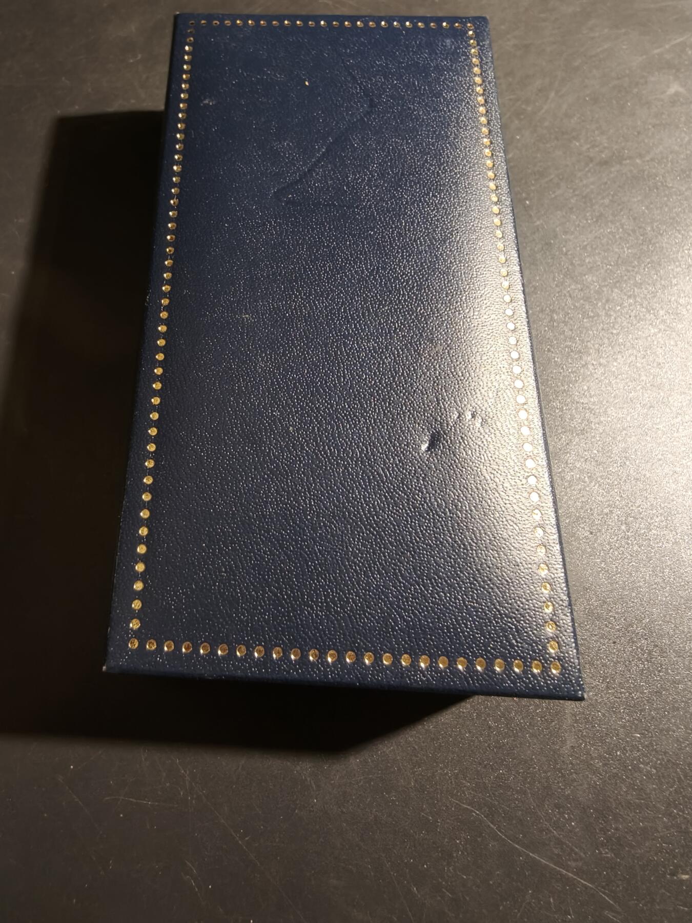 老王徽章第178期 法国军官级荣誉军团勋章    原盒     四共时期    珠宝商立体珐琅版本      