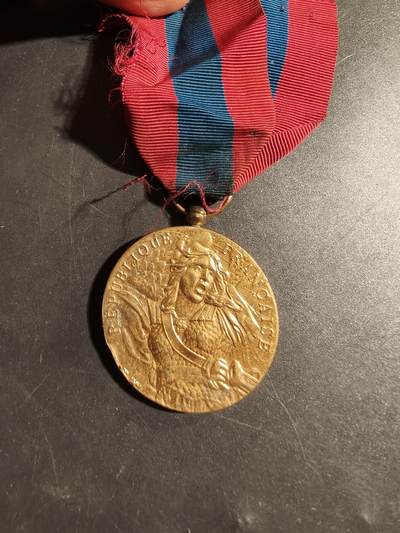 老王徽章第178期 - 法国金级国防服役奖章