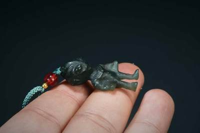 上海都达杂项专场三十四【年后发货全场包邮】  天然和田玉青玉奥特玛吊坠挂件86-97