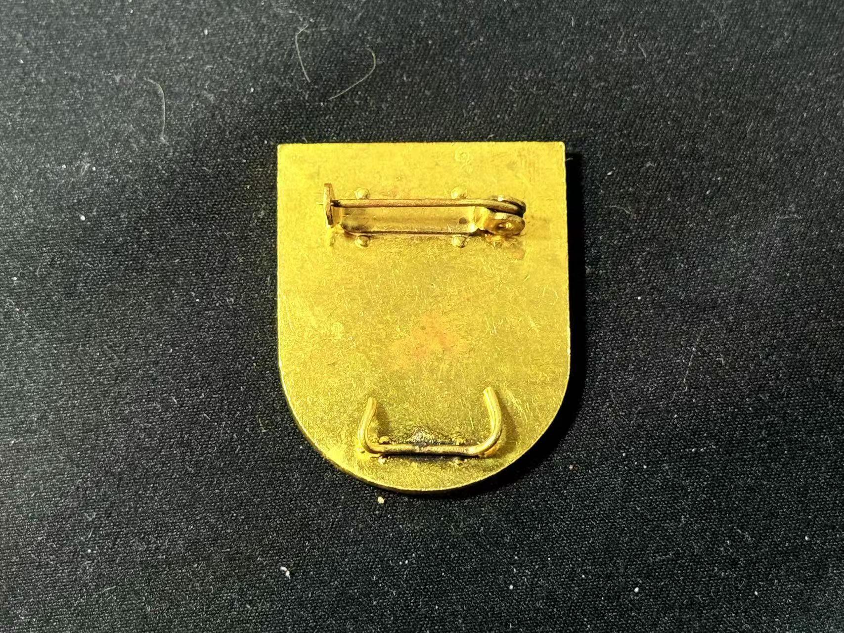 罗岚⭐爱藏⭐甄选专拍第四场-分享拍场赚佣（实体经营） 民主德国民防优秀服务奖章 美品