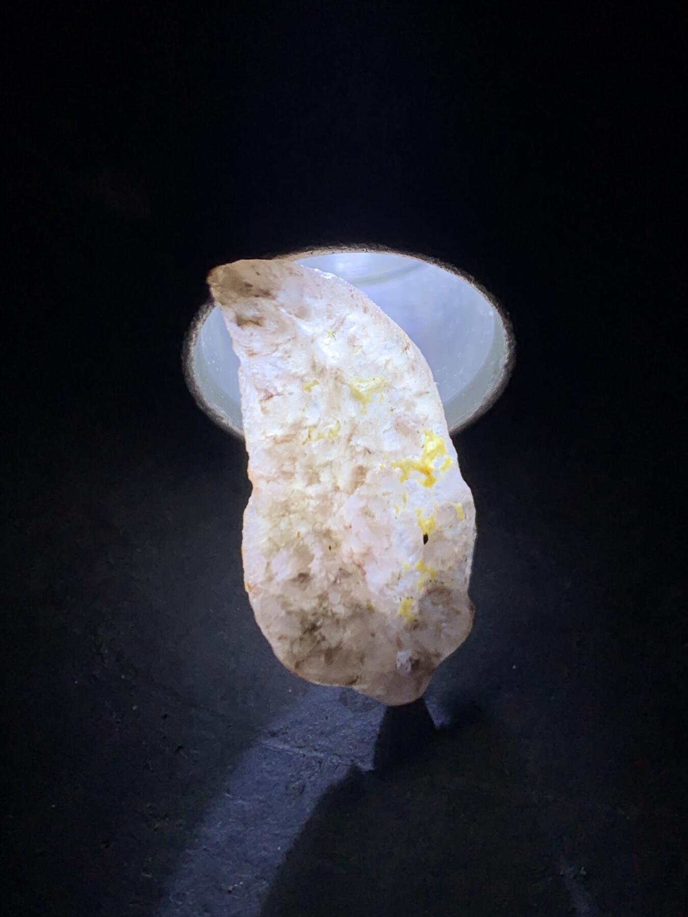 精美亚光战国红玛瑙手工雕刻树叶吊坠（卡子)一个