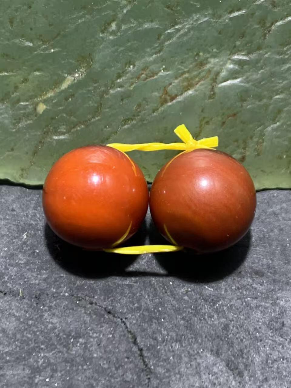 精美高玉化枣红缠丝玛瑙腰珠一对 ，