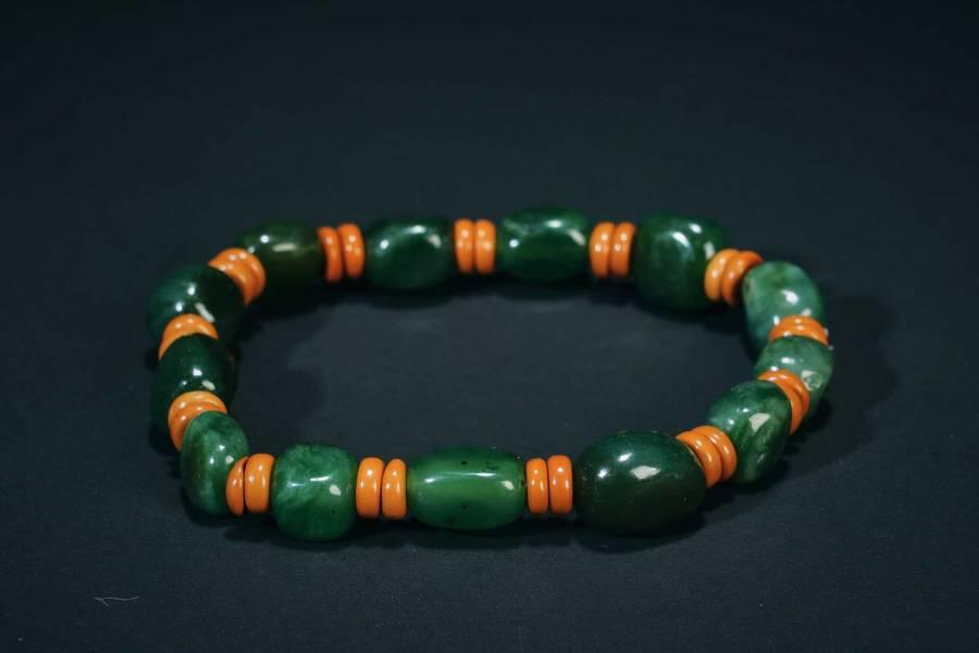 上海都达杂项专场三（全场包邮） 天然和田玉碧玉随形糖珠手串 附鉴定证书86-81