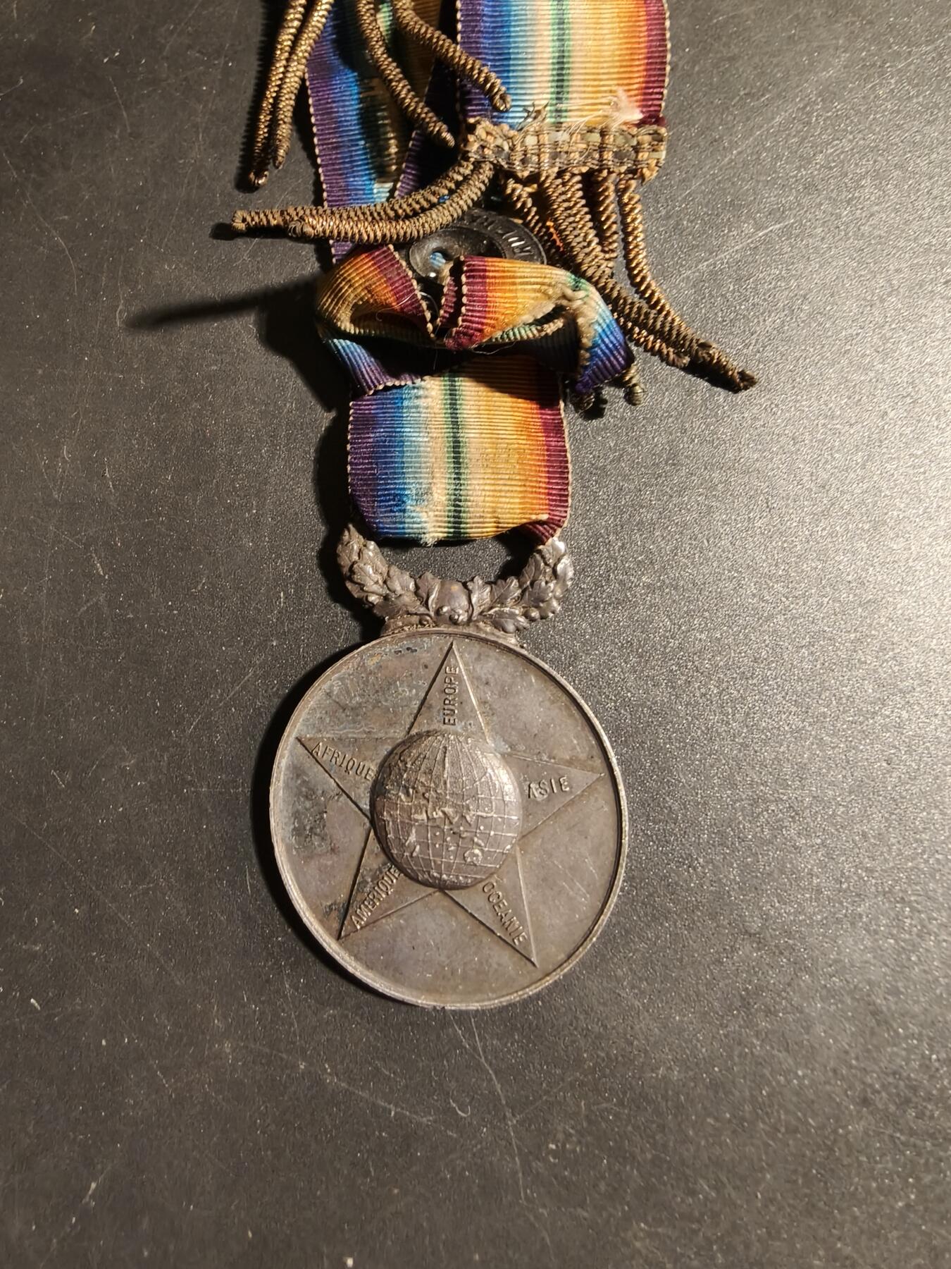 老王徽章第178期 法国1876 年世界烹饪艺术进步联盟纪念章     950银       15.1g