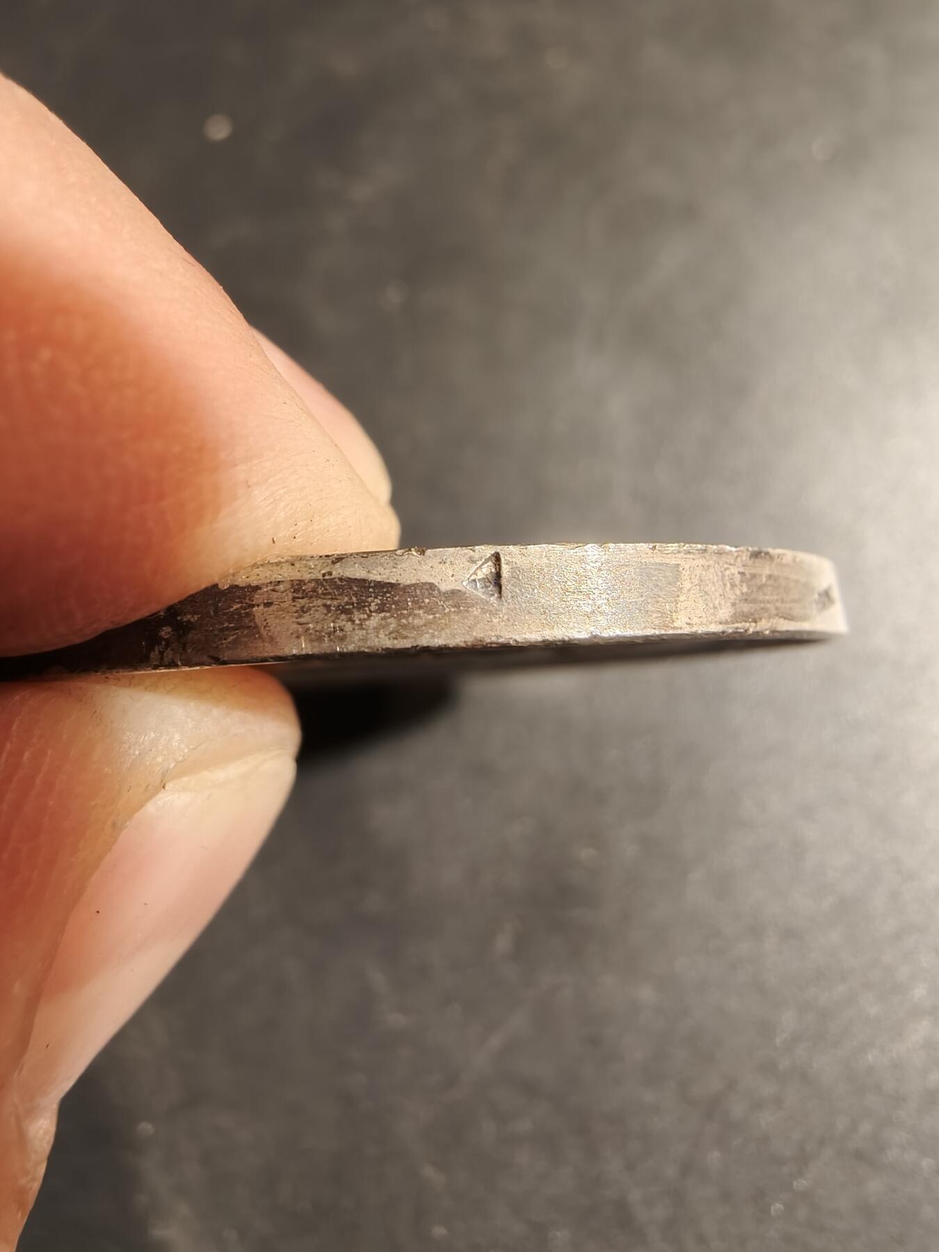 老王徽章第178期 法国图书行业协会镀银大铜章    原盒     正面为公鸡头马丽安娜     直径45mm     重量45.2g