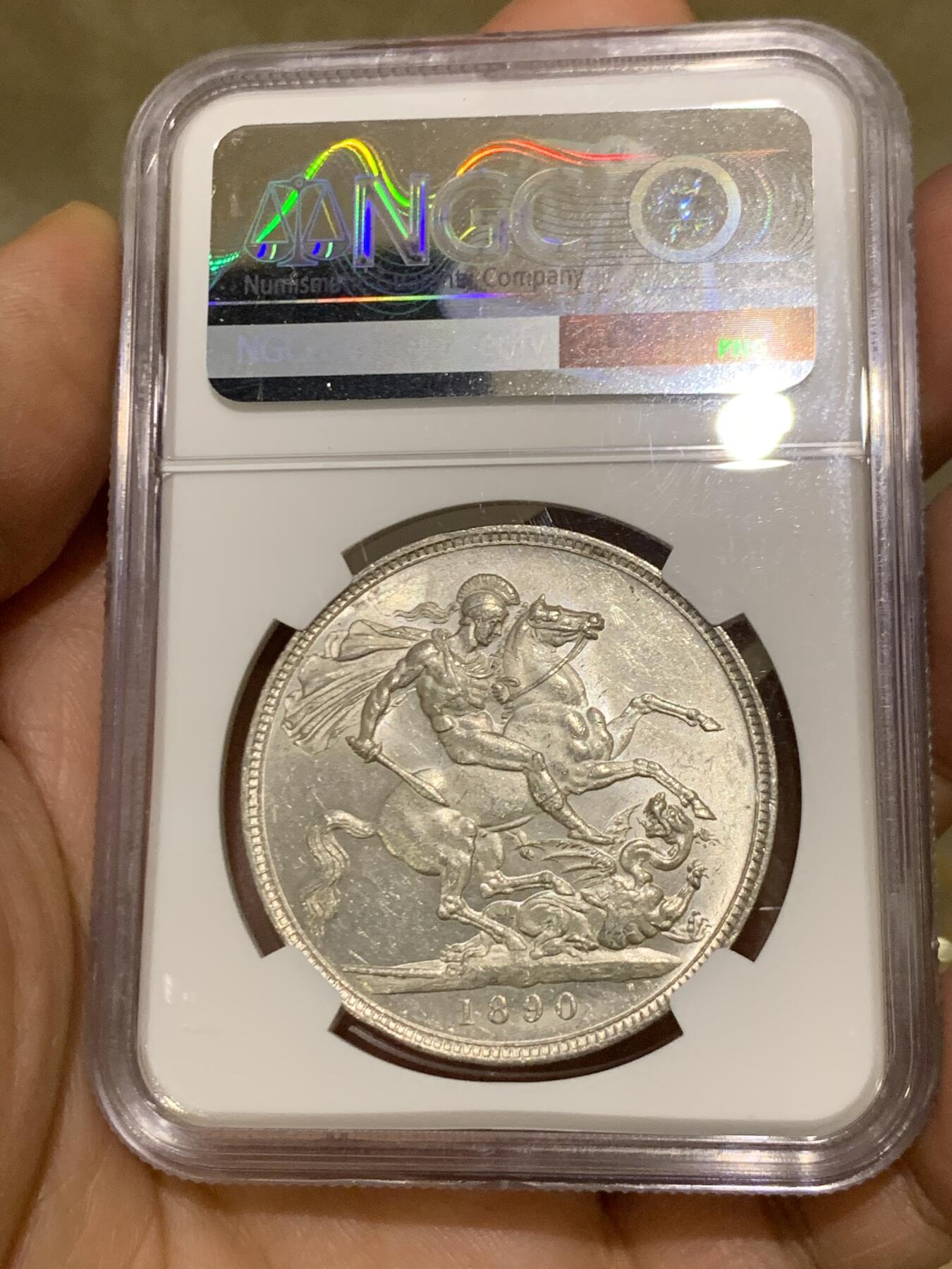 《竞宝斋》第460场 周日，周一，2场连拍 （全场包邮）欢迎送拍 NGC MS62 英国1890年高冠维多利亚马剑1克朗银币