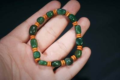 上海都达杂项专场三十四【年后发货全场包邮】  天然和田玉碧玉随形糖珠手串 附鉴定证书86-81