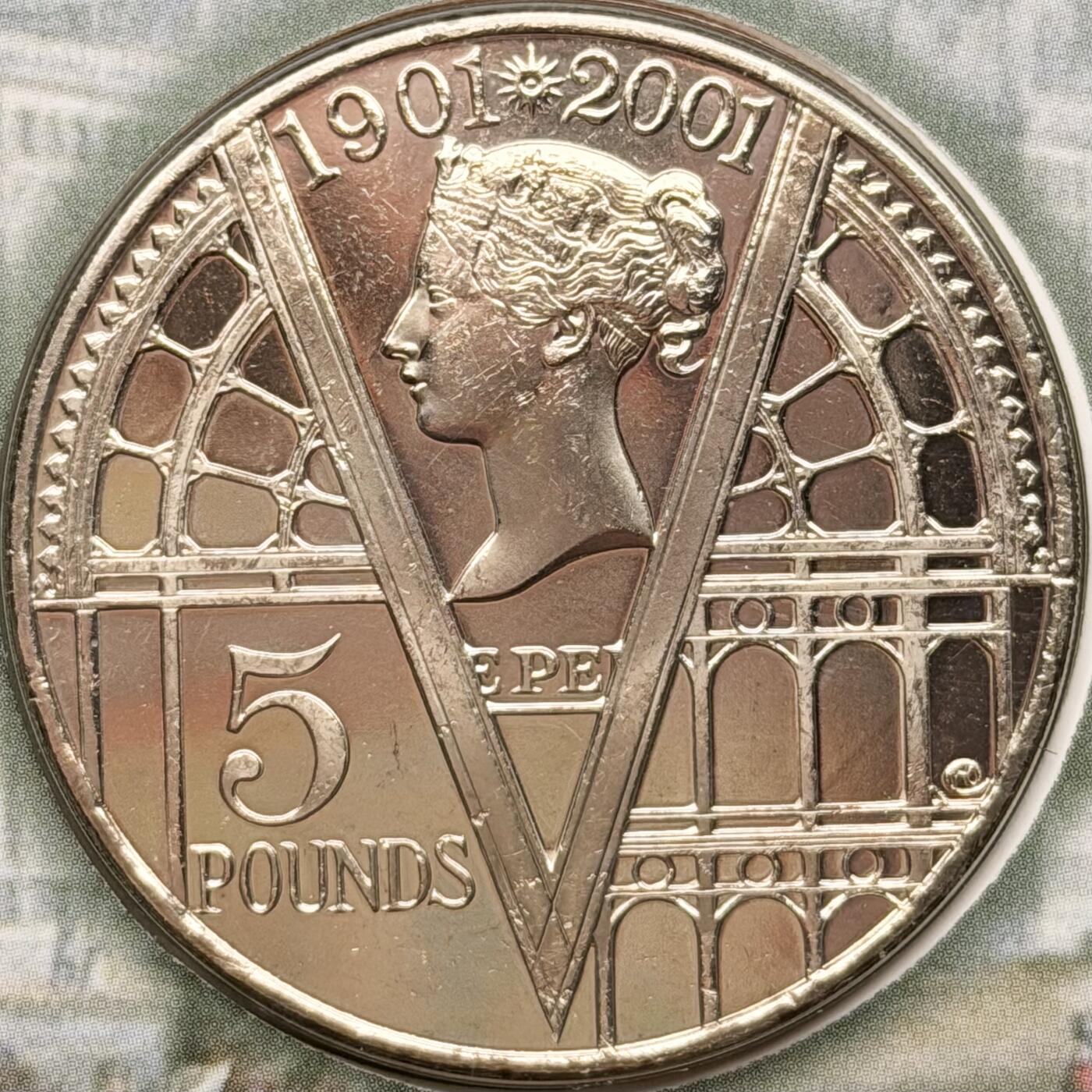 ＜星葵钱币社＞散币克朗场第68期·1月23日发货 〈邮币封·签名版〉英国2001年维多利亚女王逝世100周年5镑克朗型纪念币