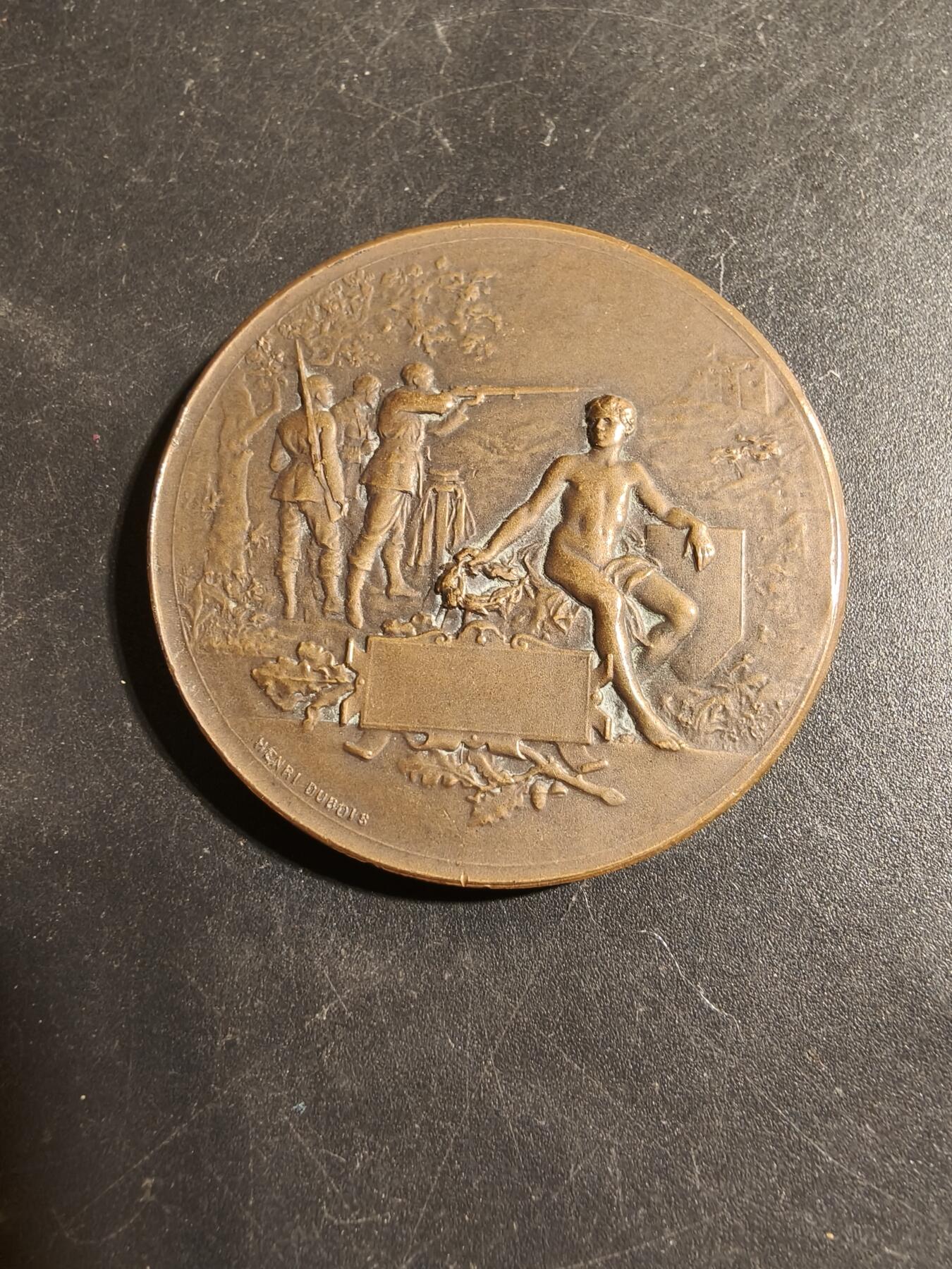 老王徽章第178期 法国射击联合会大铜章    原盒    大师亨利杜布瓦作品    直径41mm     重量37.3g