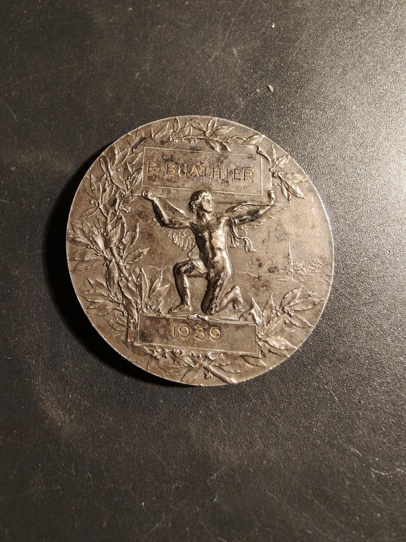 老王徽章第178期 法国罗讷省职业教育协会文学竞赛镀银大铜章     原盒     直径39mm    重量34.5g