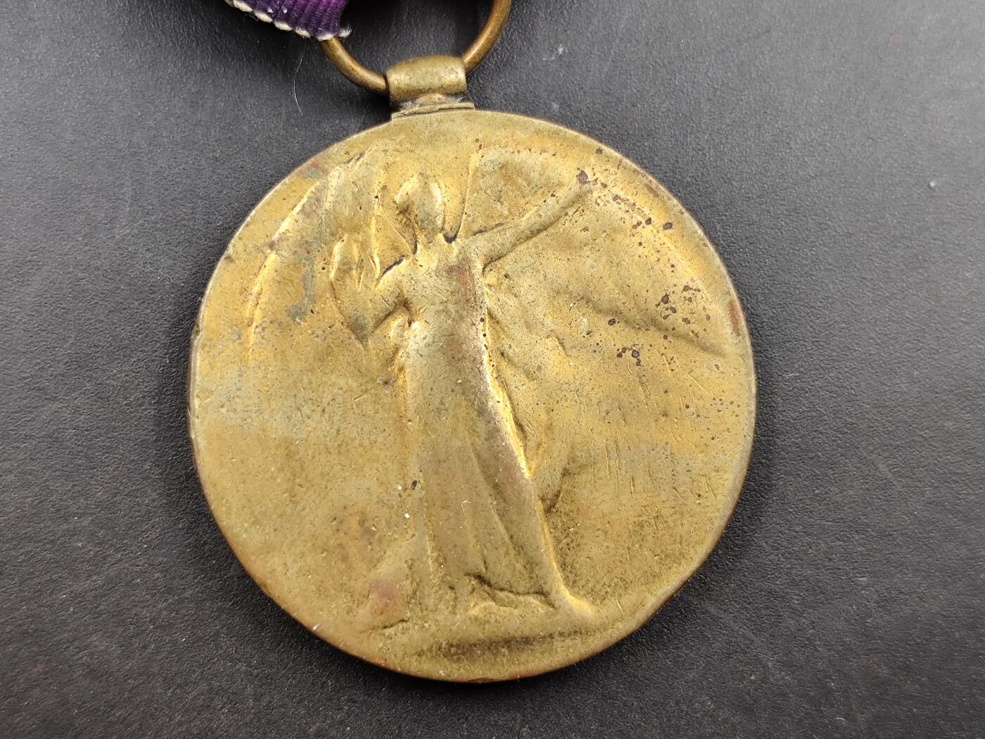 1月18日徽章钱币专场 英国一战胜利纪念章原上挂