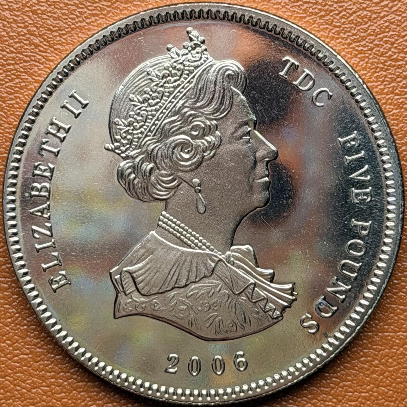 ＜星葵钱币社＞散币克朗场第68期·1月23日发货 特里斯坦·达库尼亚2006年女王80岁生日5镑克朗型纪念币