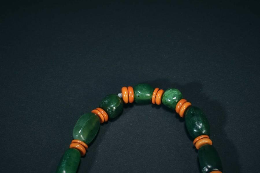 上海都达杂项专场三（全场包邮） 天然 和田玉碧玉随形糖珠手串 附鉴定证书86-82