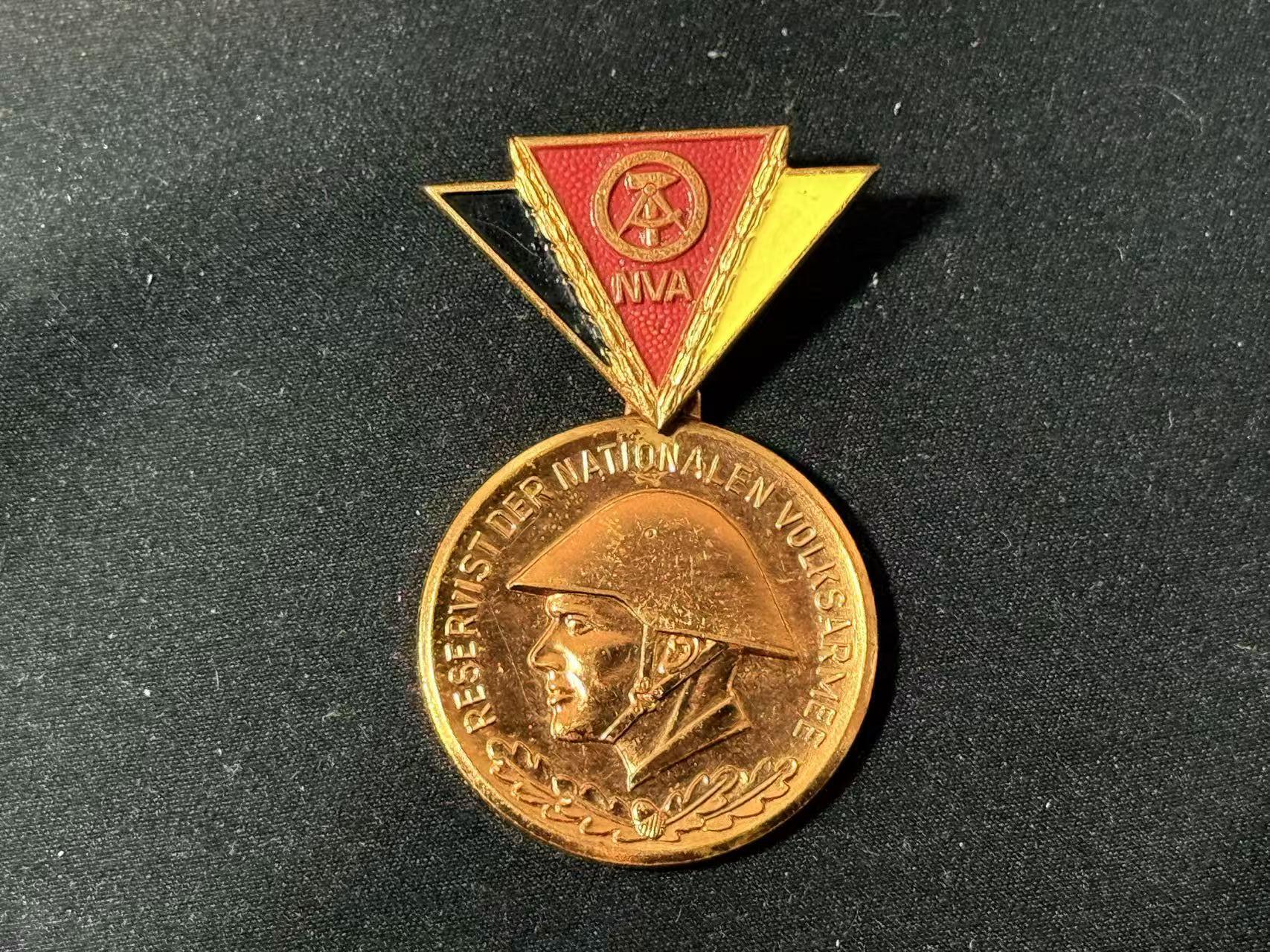 罗岚⭐爱藏⭐甄选专拍第四场-分享拍场赚佣（实体经营） 民主德国人民军预备役军官奖章  早期凸版