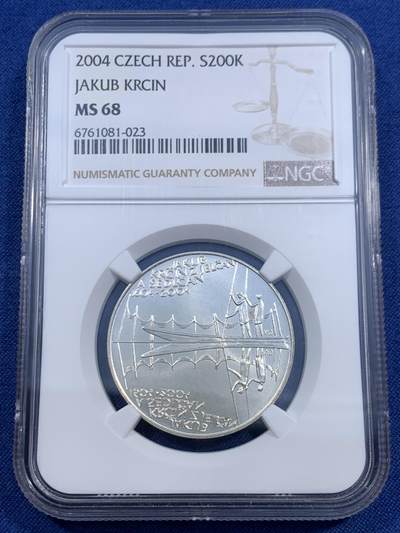 《竞宝斋》第460场 周日，周一，2场连拍 （全场包邮）欢迎送拍 - NGC MS68 捷克雅各布2004年克罗辛逝世300周年200克朗银币，唯一冠军分！图片为鱼塘养鱼图