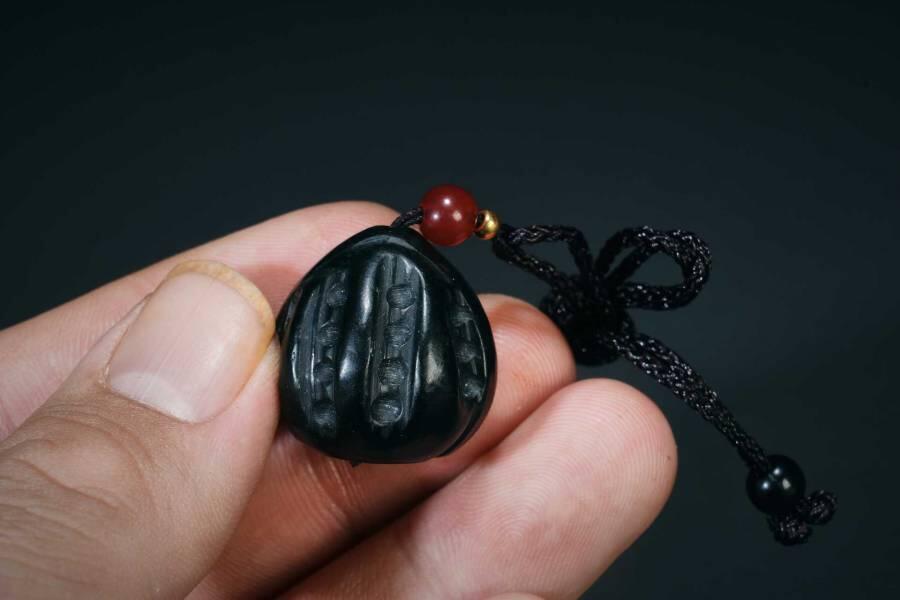 上海都达杂项专场三（全场包邮） 天然和田玉青玉核桃吊坠挂件 附鉴定证书89-93