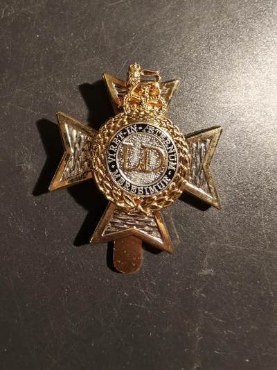 老王徽章第178期 - 英国陆军第22轻龙骑兵团帽徽    女王早期