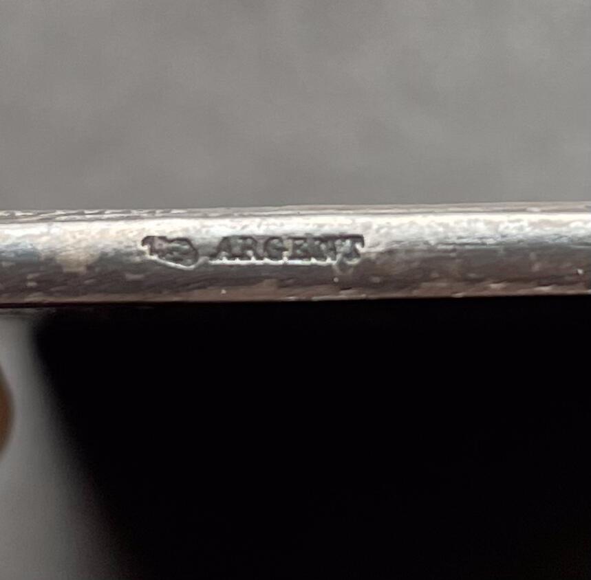 「木头集藏」章牌精品专场！ D.Dupuis～法国“LE NID” 巢 银章，尺寸：66×37.5mm，58 g，边铭：丰饶角 ARGENT， 名家代表作，经典清凉题材。