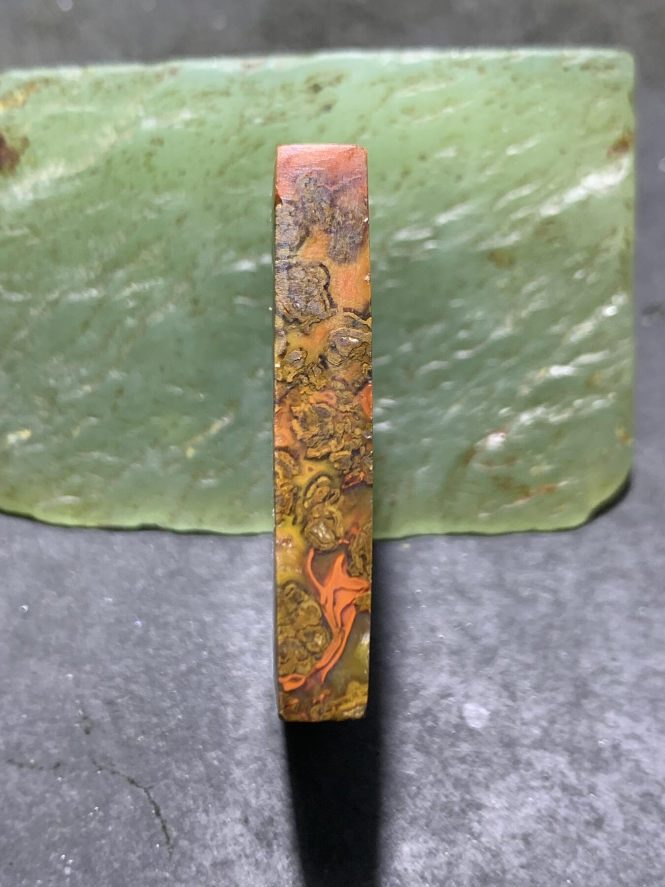 高玉化草花纹战国红玛瑙牌子，吊坠一个