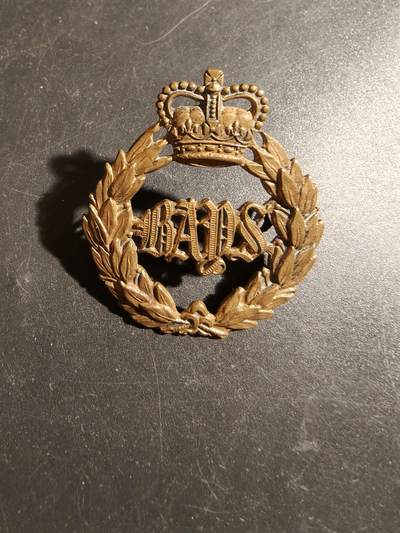 老王徽章第178期 - 英国女王第2龙骑兵团帽徽    女王早期版