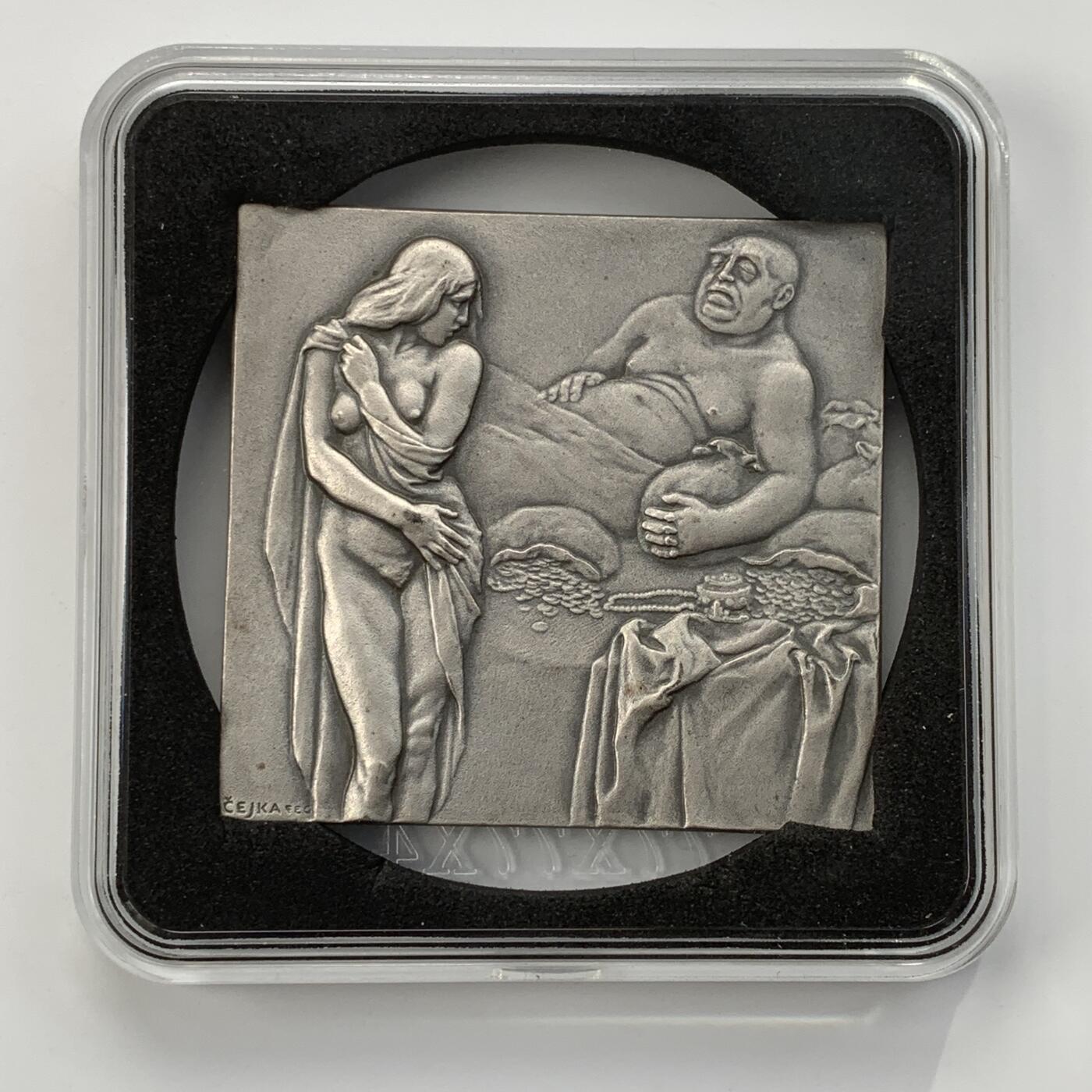 掌中浮雕-藏着的欧洲第050场 欧洲百年名章《欲望与诱惑》镀银章，56.0mm*60.0mm  