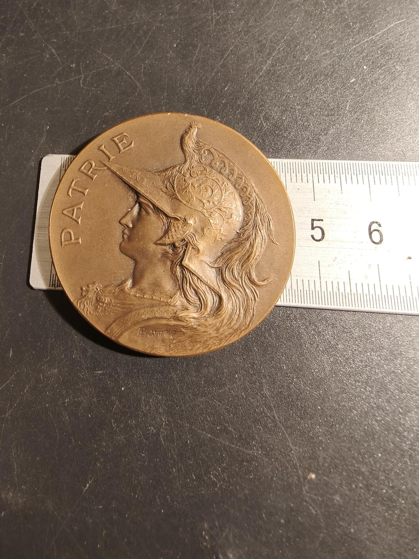 老王徽章第178期 法国国家射击协会大铜章     公鸡头玛丽安娜    大师波特作品     直径46mm    重量44.2g