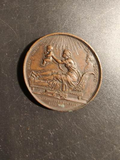 老王徽章第178期 - 法国1820年波旁王室香波伯爵(亨利五世)诞生大铜章     天使长米迦勒战胜撒旦      光边原铸      直径39mm    重量31.7g