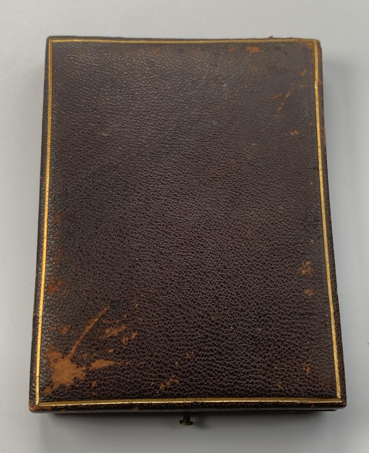 掌中浮雕-藏着的欧洲第050场 1905年法国巴黎医学院教授艾伯特•罗宾纪念铜章 ，73 X 51mm，原盒（卡扣扣不住）； Nicolas Maier法国章优秀作品集#166号； 雕刻家：1900年法国巴黎世博会金奖获得者维克多•佛农(Victor Vernon 1858-1912)