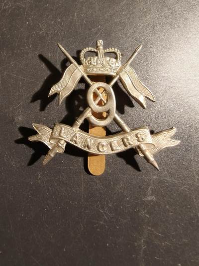 老王徽章第178期 - 英国陆军第9枪骑兵团帽徽    女王早期版