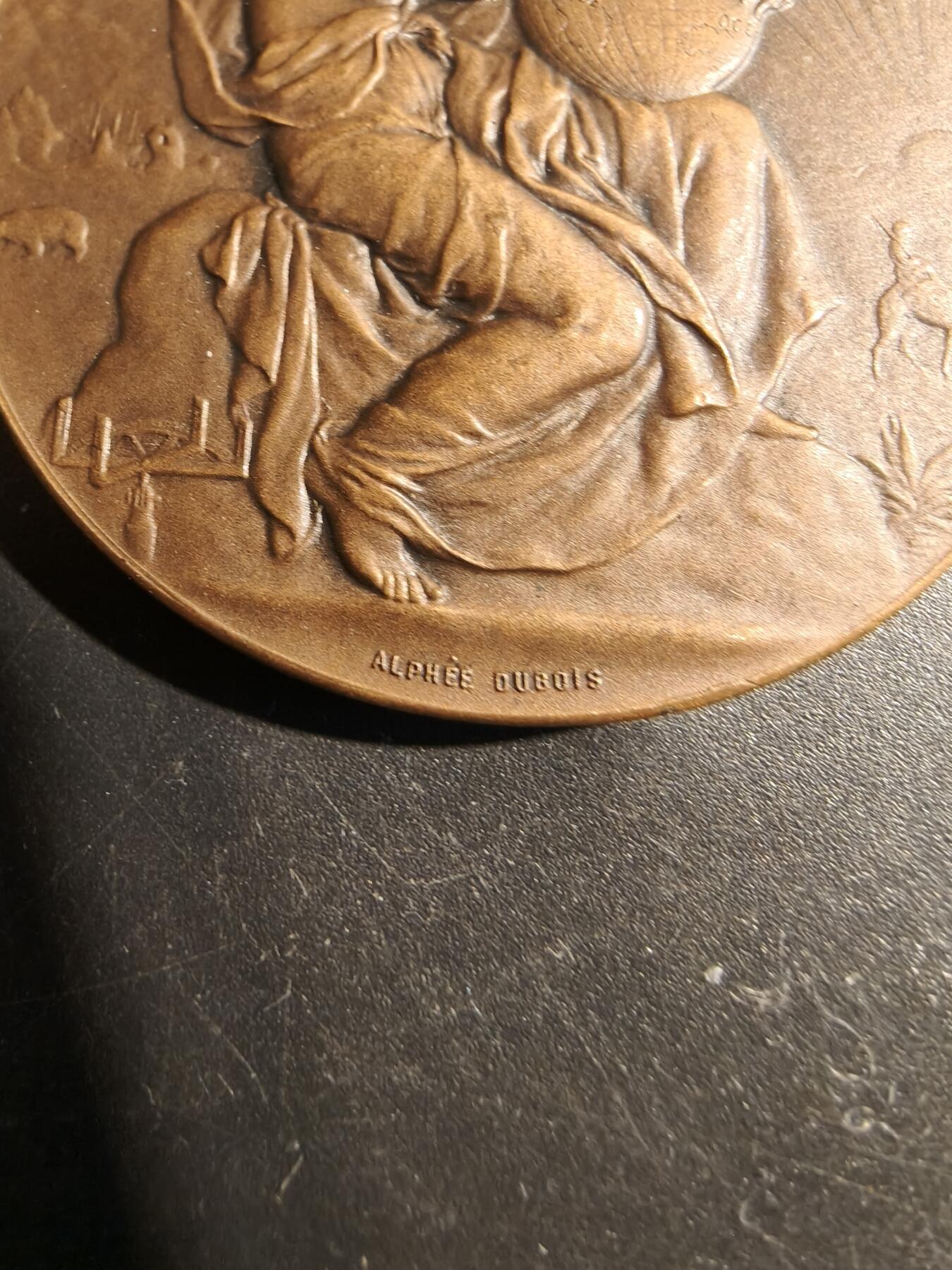 老王徽章第178期 法国旅游俱乐部大铜章    阿尔菲杜布瓦作品    直径50mm    重量70g