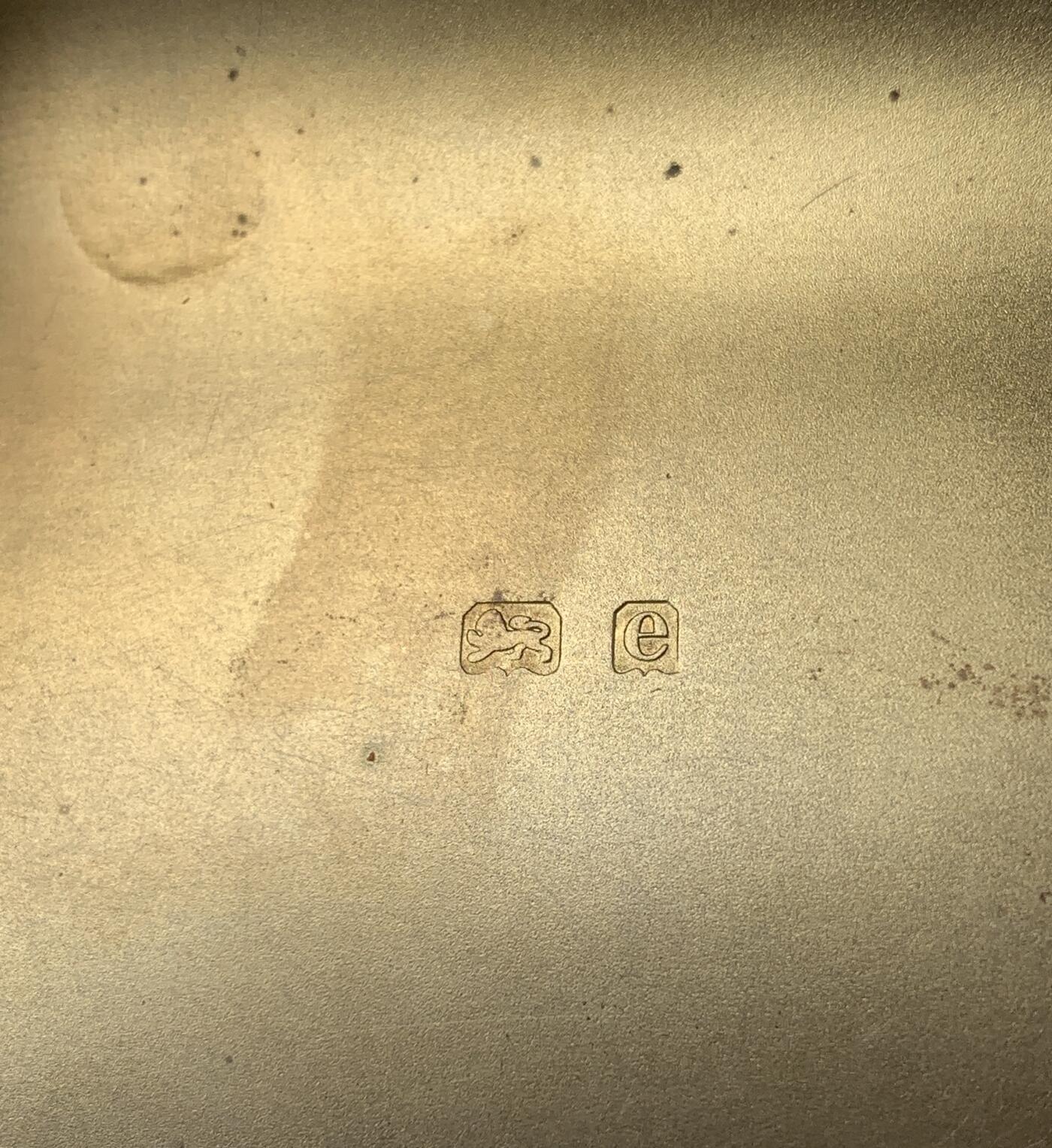 掌中浮雕-藏着的欧洲第050场 1904年英国银烟盒（有银标），13.70厘米 X8.60厘米，180g