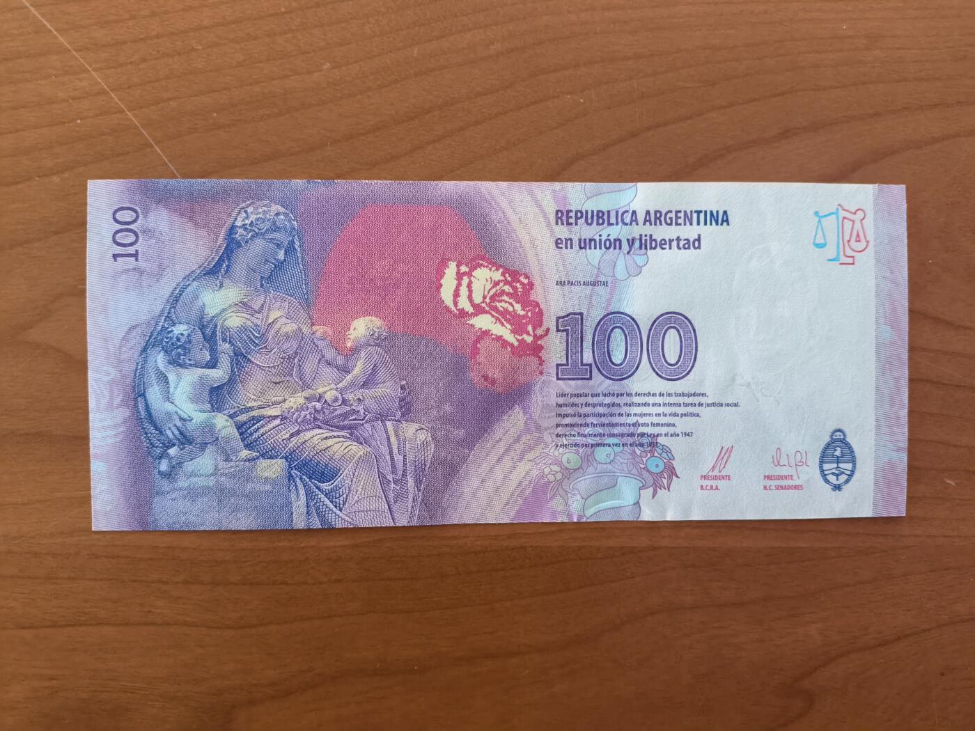 鑫鑫爱钱币2026-01-19 2015-阿根廷-100比索 品相:UNC【2015版贝隆夫人】