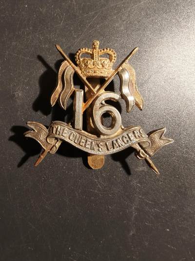 老王徽章第178期 - 英国女王第16枪骑兵团帽徽      女王早期